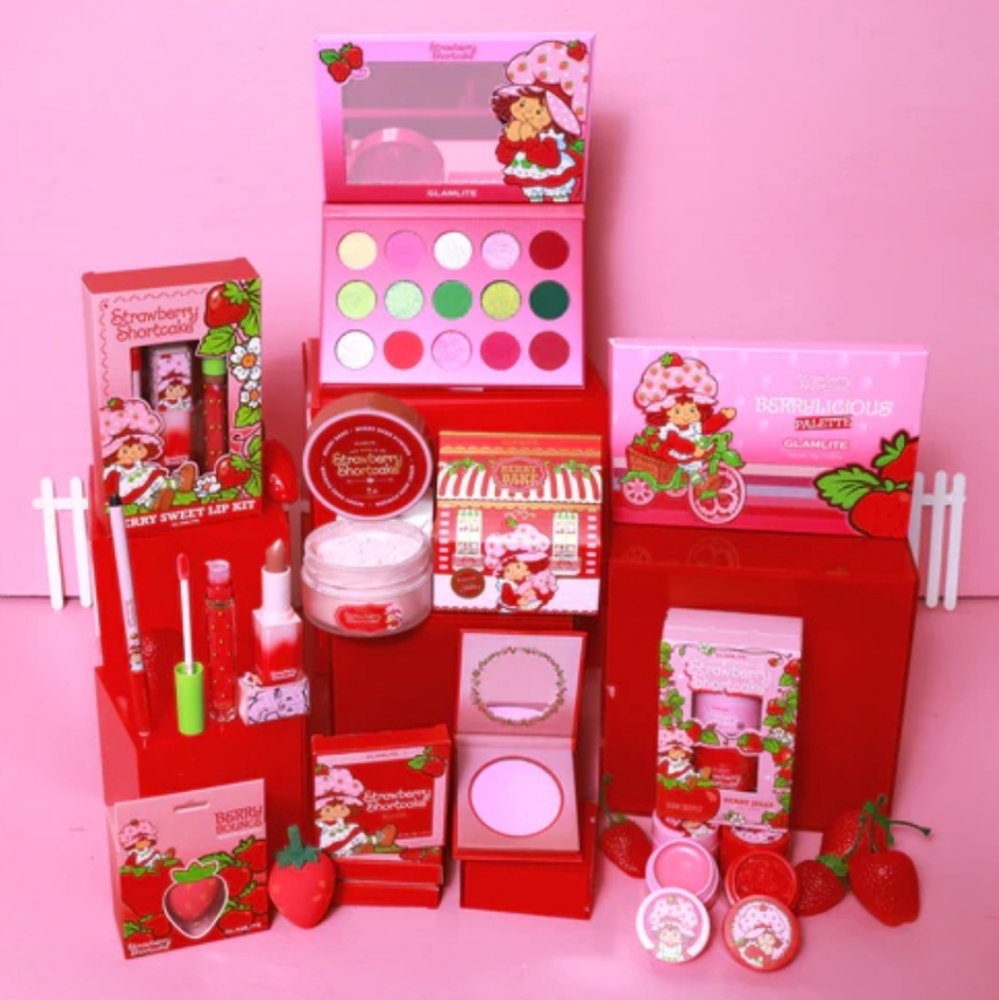 Strawberry Shortcake PR Box Full Makeup Collection Set 🍓 - Picture 3 of 15